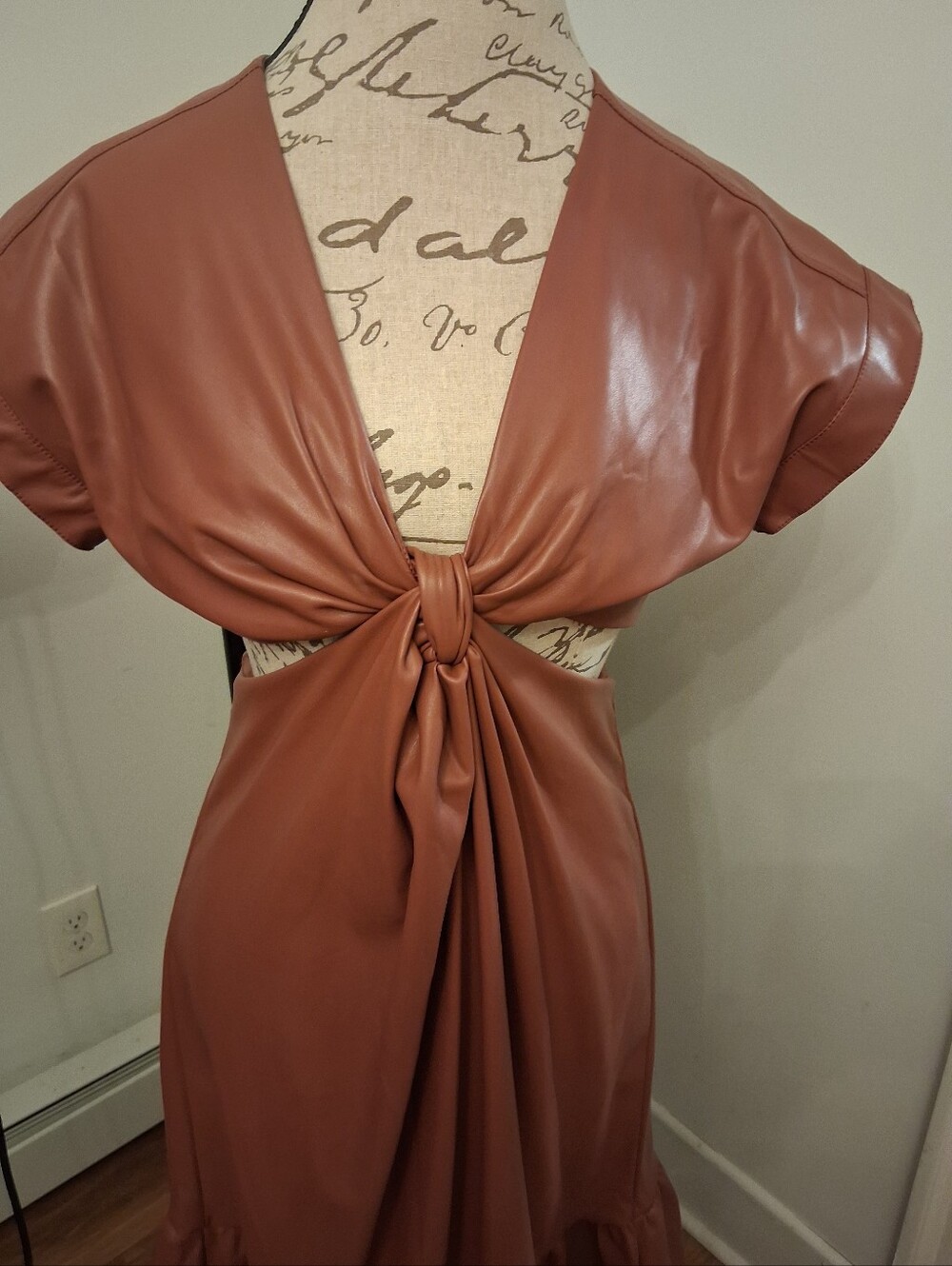 En Saison Tie-Front Faux Leather Midi Luna Cut Out Dress NWT SKU-A145 Medium.
